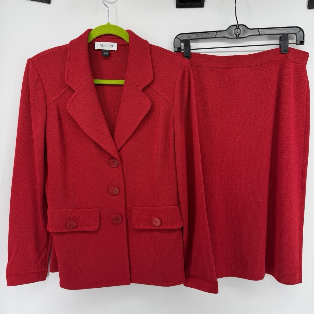 St. John Santana Knit Red Three Button Blazer Skirt Suit Set Size 10 Pockets New